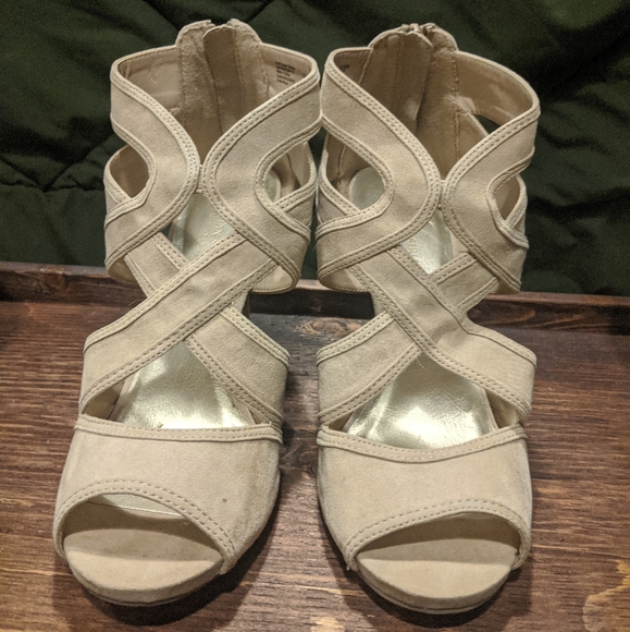 🎉Christian Siriano open toed heel! - Picture 2 of 2